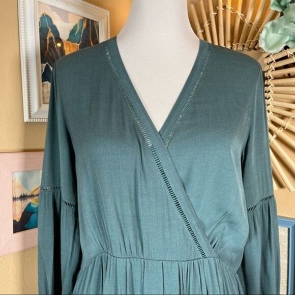 SEE U SOON | Puff Sleeve Emerald Smocked Oversized Wrap Dress - Picture 7 of 14